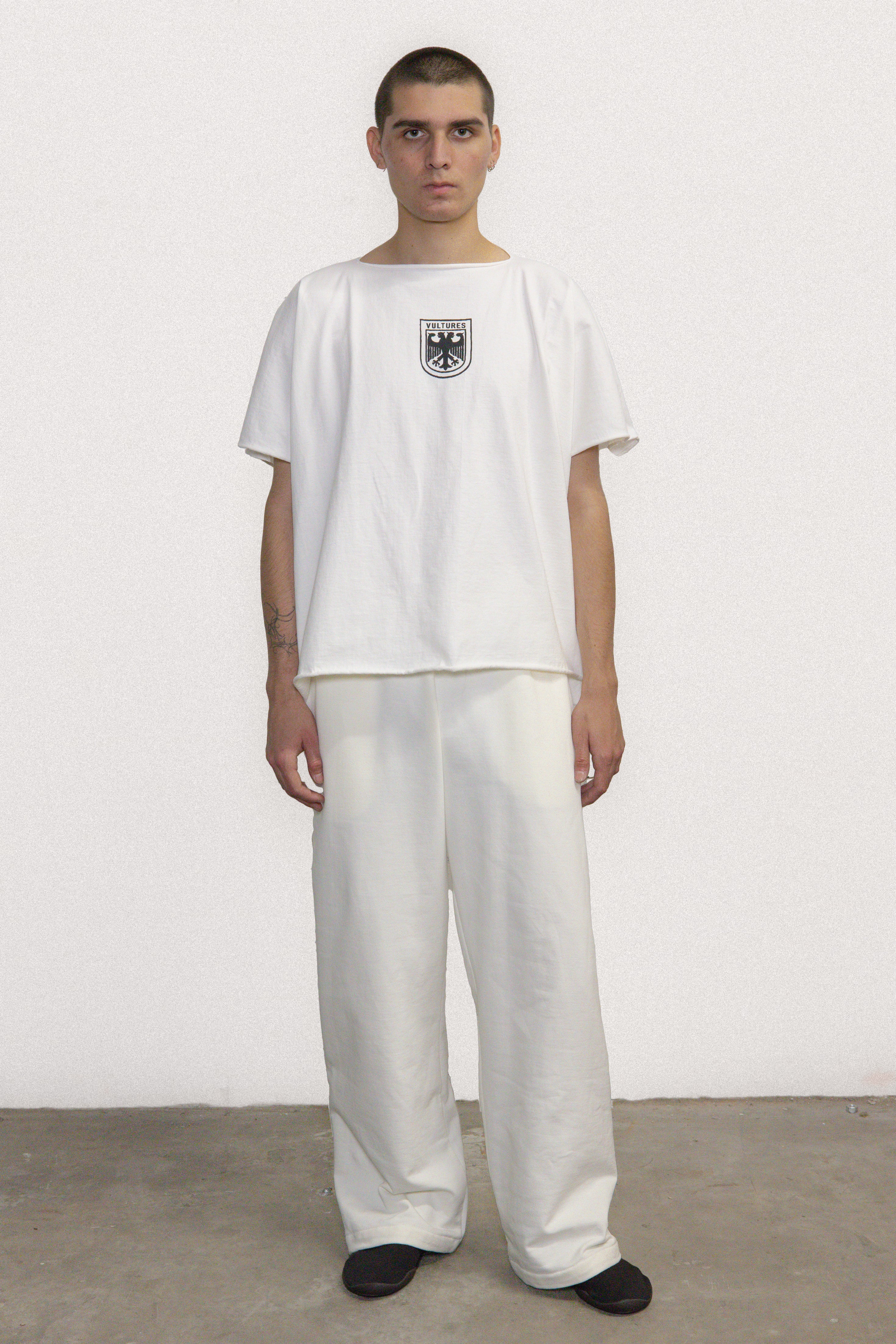 VULTURES SHORTSLEEVE