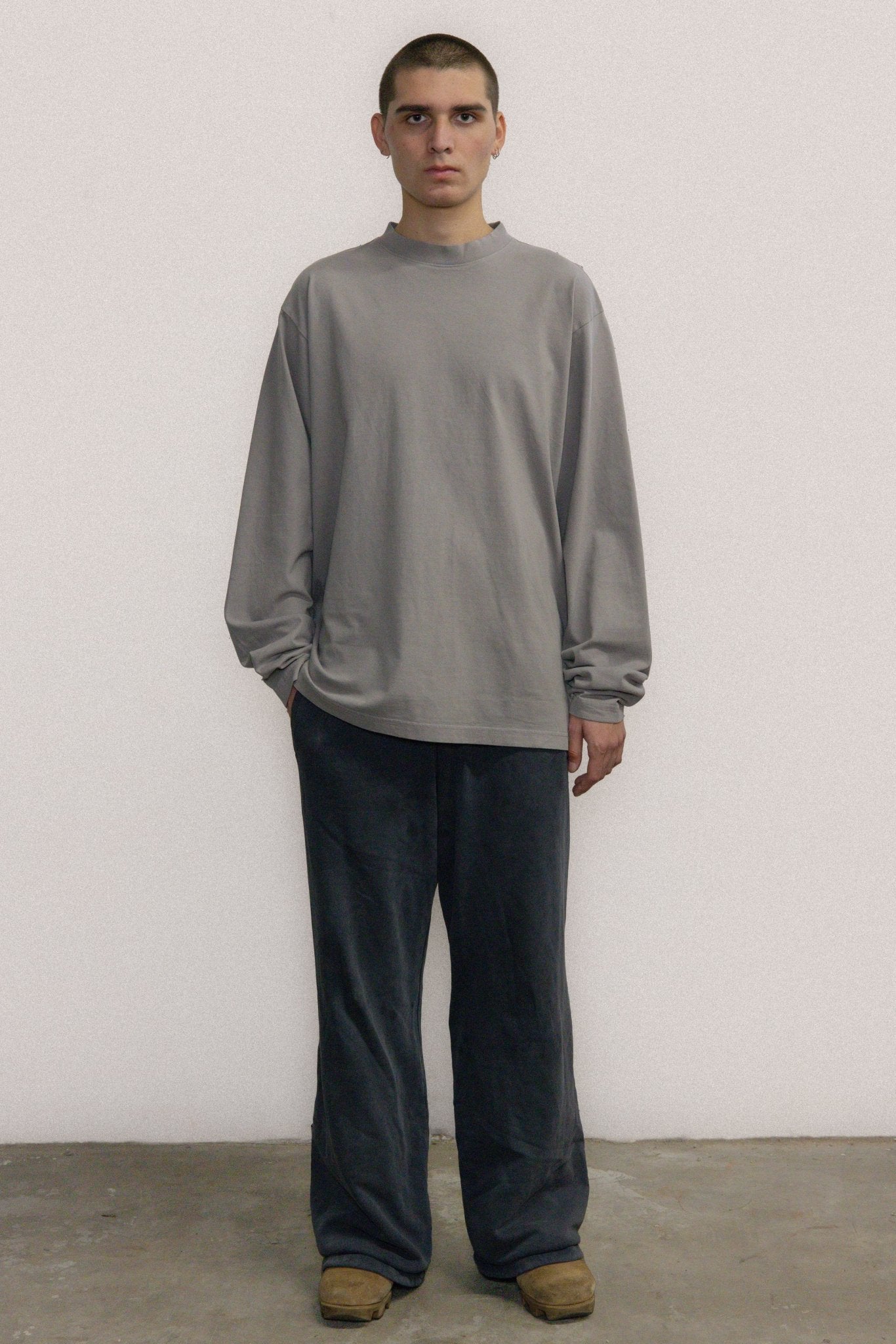 GAP x YZY LONG SLEEVE T - SHIRT - Los Angeles Archive